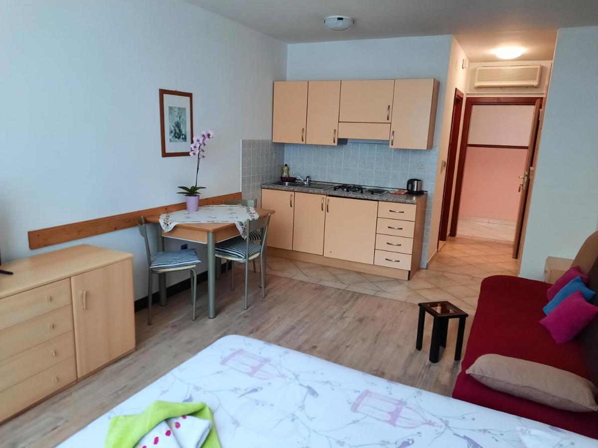 Apartmani Lorena Pula Dış mekan fotoğraf